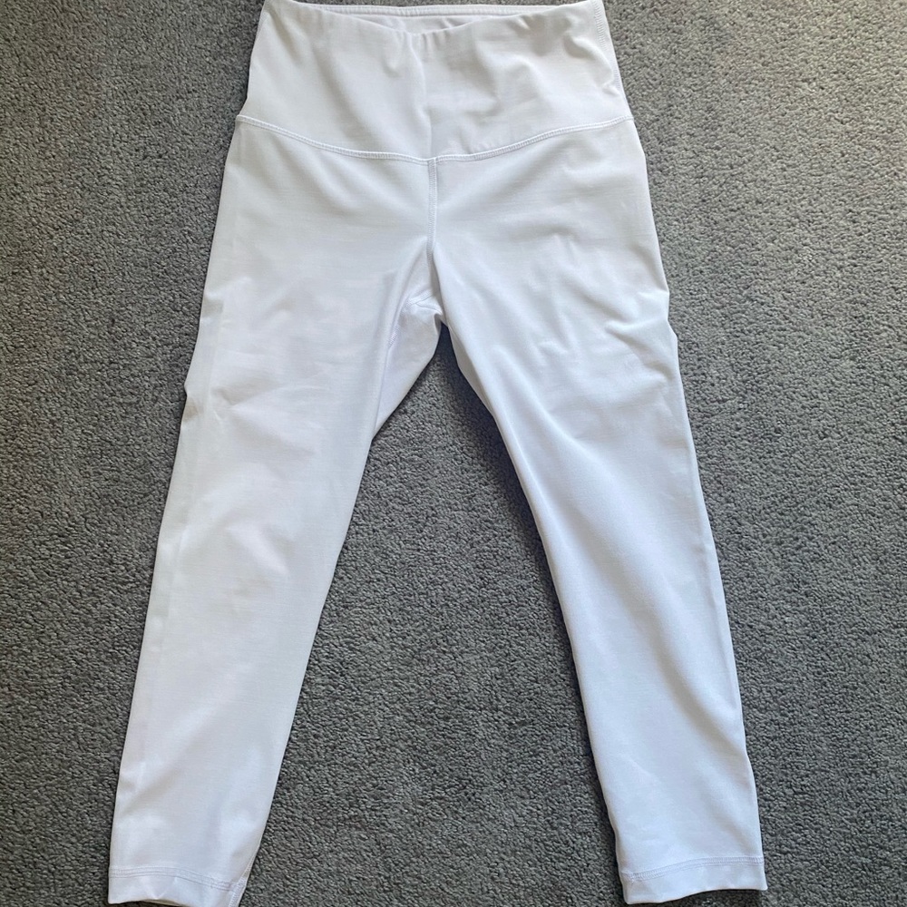 white cropped leggings